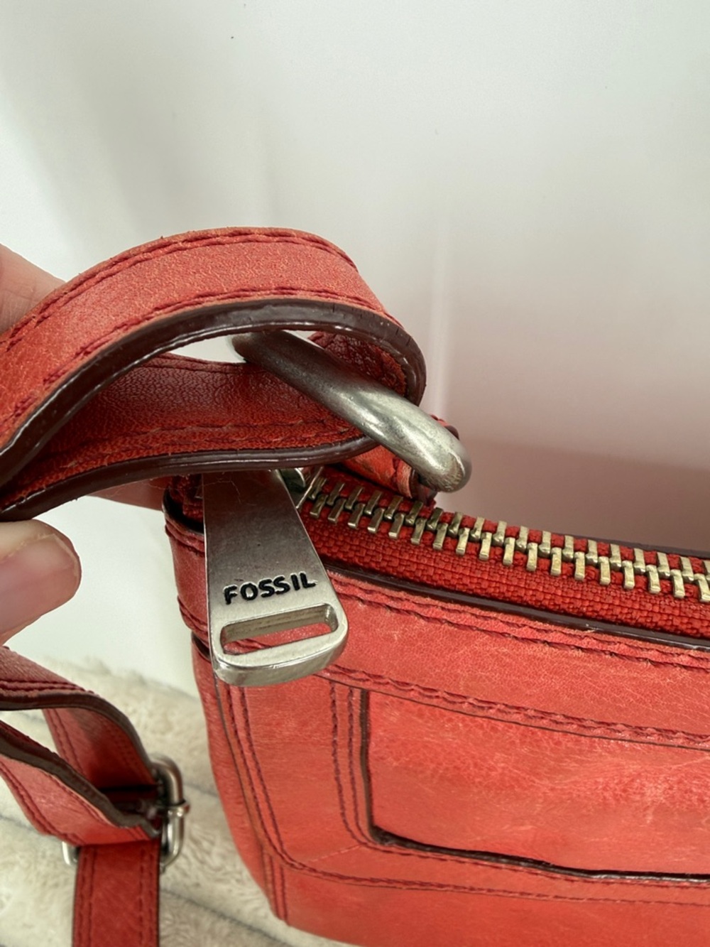 Fossil “Marlow” in Red Leather Crossbody Bag - Picture 4 of 13